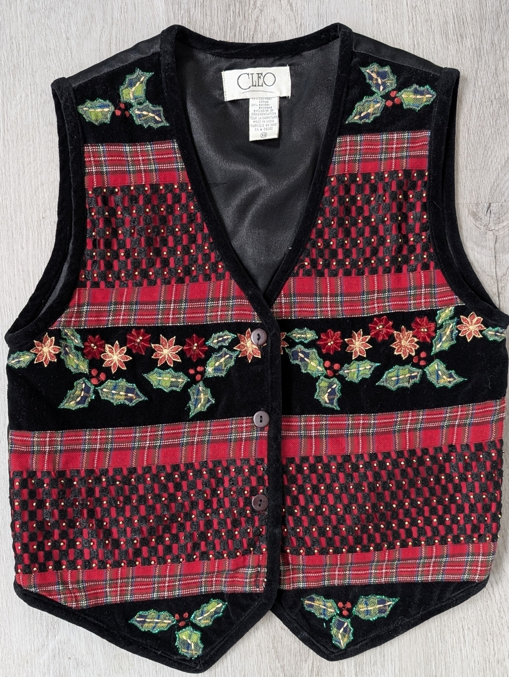 Vintage CLEO Festive Red & Black Plaid Embroidered Christmas Holiday Vest Sz XS - Picture 2 of 11